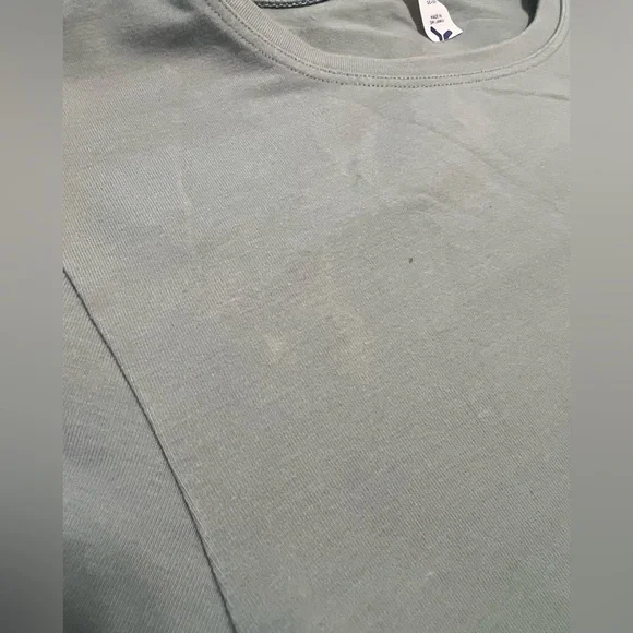 Matching Old Navy workout set size S. NWT green bike shorts, 2 longline bras - Picture 14 of 15